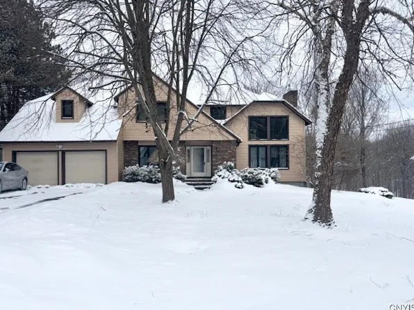 7505 Northfield Ln, Manlius, NY 13104