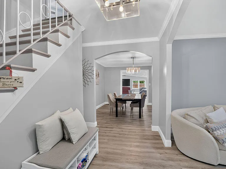 12420 Seabury Ln — Photo 8