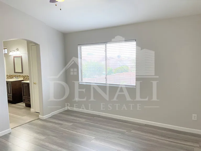 8535 W Vogel Ave — Photo 13