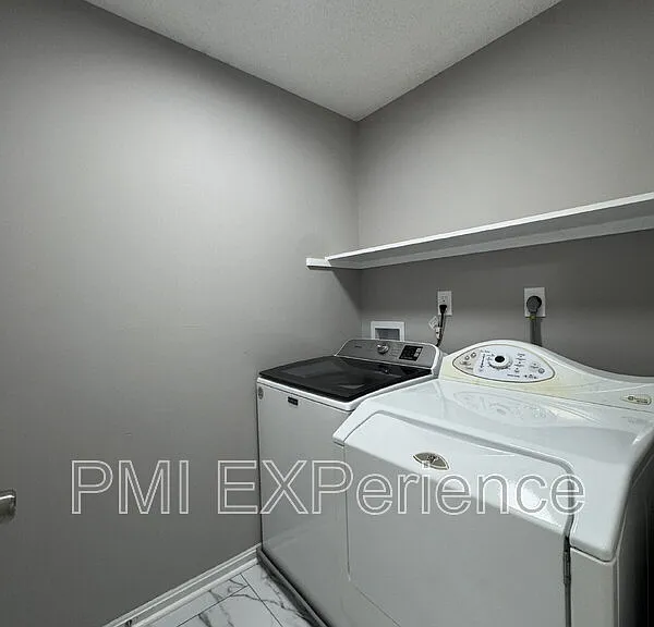 2607 Camelback Ln #6 — Photo 9