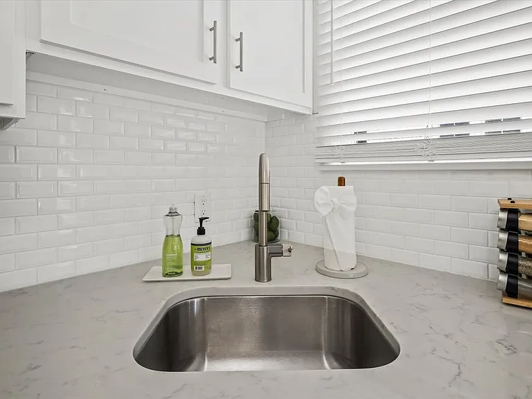 515 Carolina Blvd #B — Photo 13