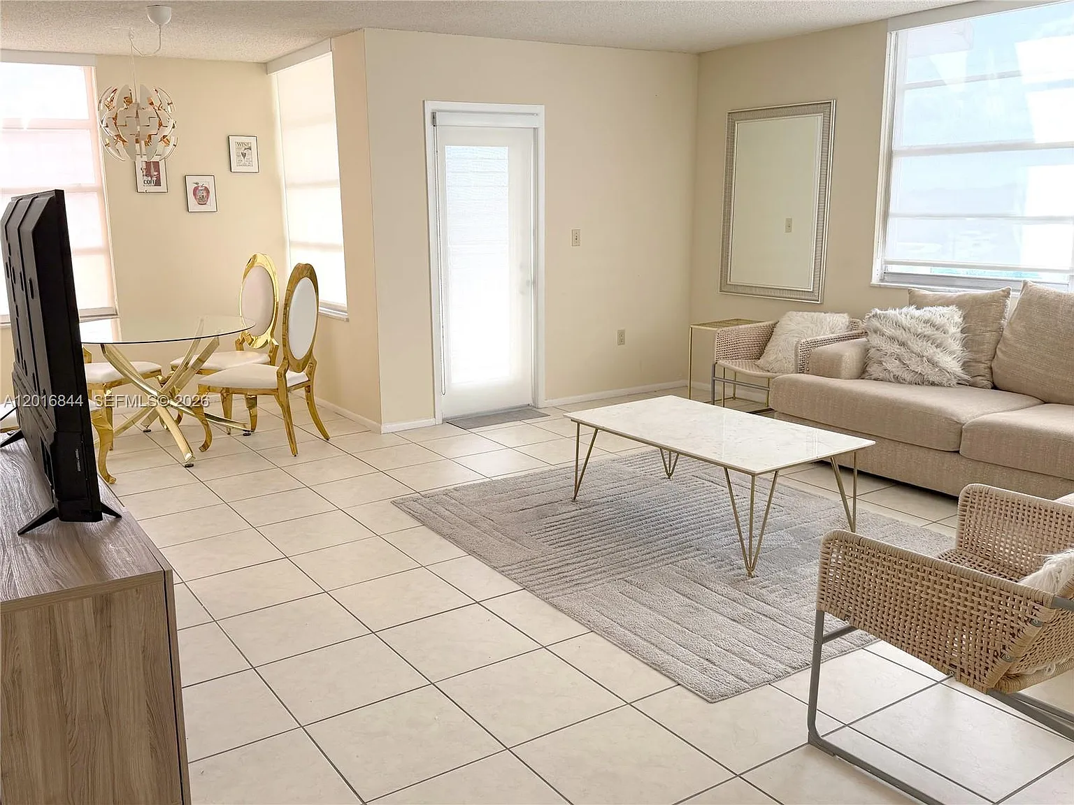 Buckley Towers Condo - Ea — Photo 1