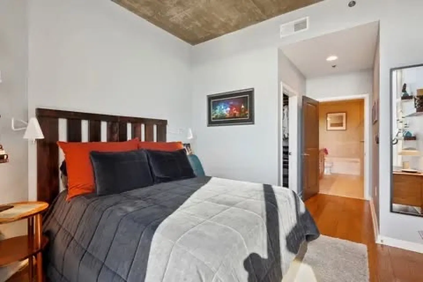 2 bed, 986 sqft, $2,750 — Photo 3