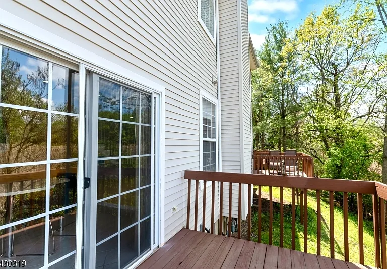 72 Albert Ct — Photo 44