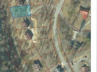 Poplar Creek Ct, Caryville, TN 37714