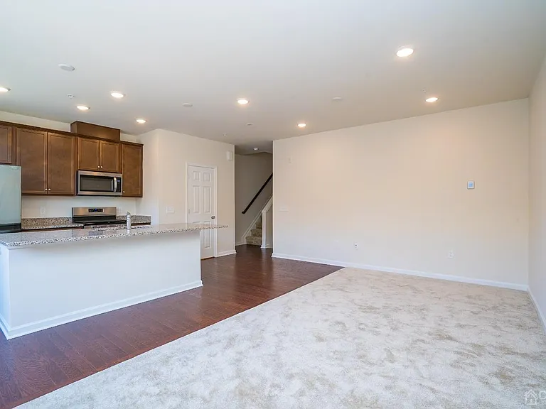 218 Peyton Pl — Photo 4