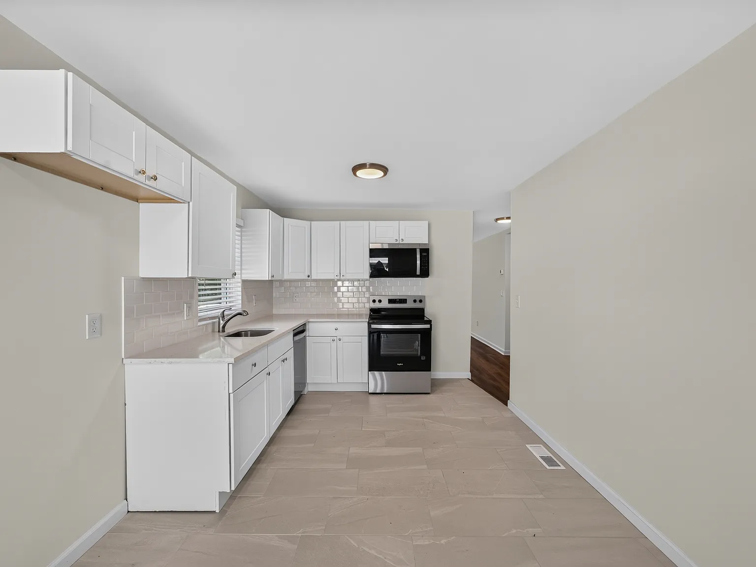 4 bed, 1248 sqft, $4,500 — Photo 4
