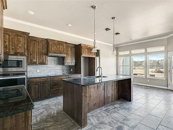 3rd image of 2540 County Road 425