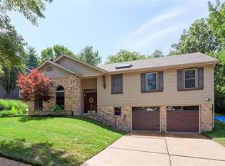 2344 Westclub Terrace Ct, Ballwin, MO