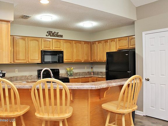 4th image of 138 Plum Bluff Dr