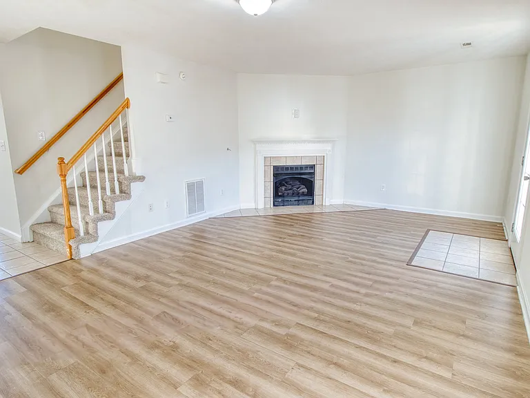 21 Stratford Dr #109 — Photo 11