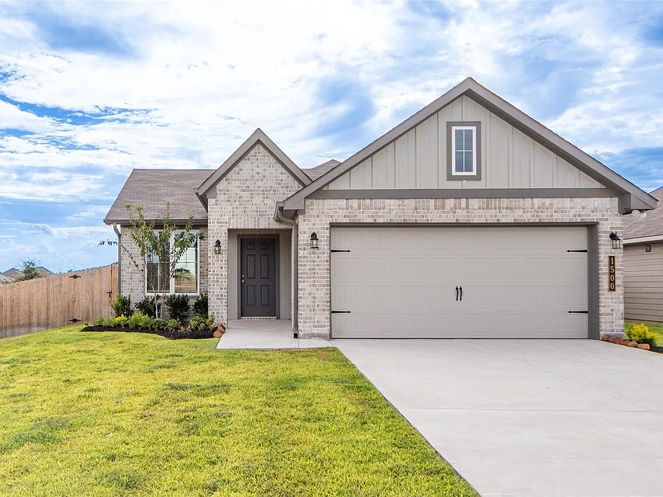 1500 Lake Ridge Dr