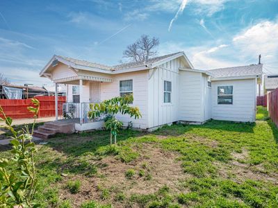 203 E Moneta Ave, Bakersfield, CA, 93308