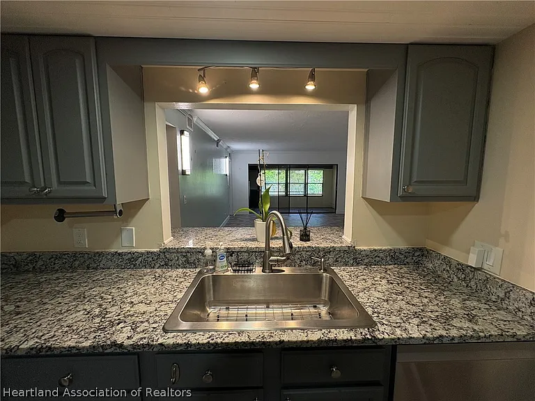 4410 Lafayette Ave — Photo 7