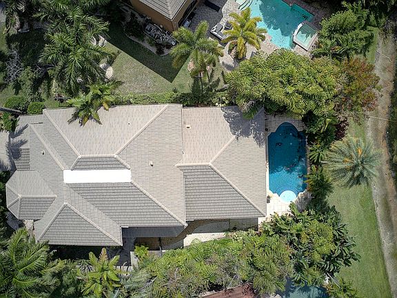 2nd image of 3483 Collonade Drive