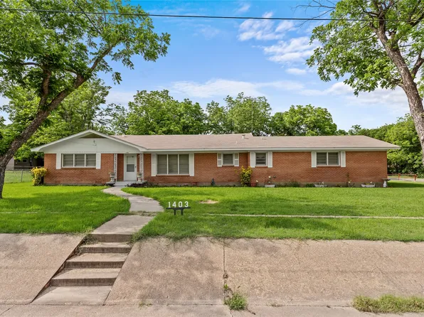1403 W 5th St, Clifton, TX 76634
