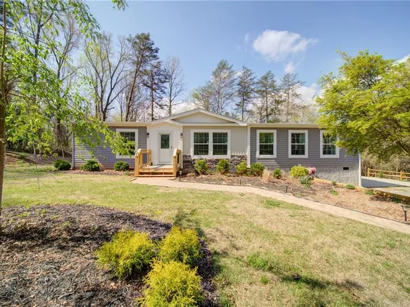 61 Sunset Cir, Blue Ridge, GA 30513