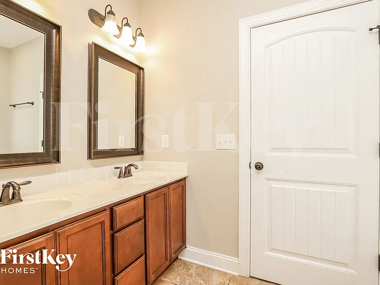1032 Henry Place Blvd — Photo 10