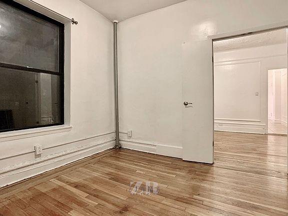 4th image of 1082 President St APT 32