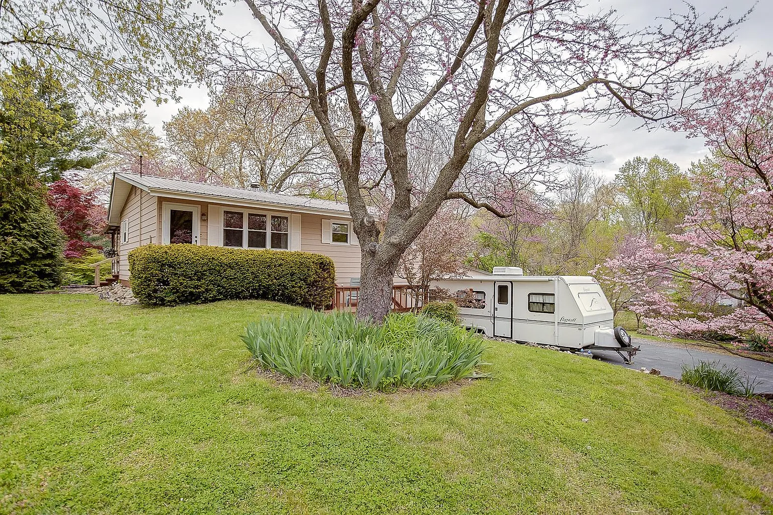 1609 California Ave photo 1