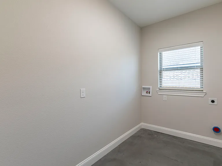 704 Wind Sail Ct — Photo 32