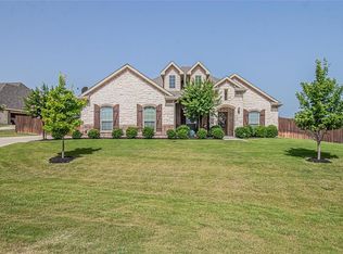 706 Red Stone Ln, Hudson Oaks, TX 76087