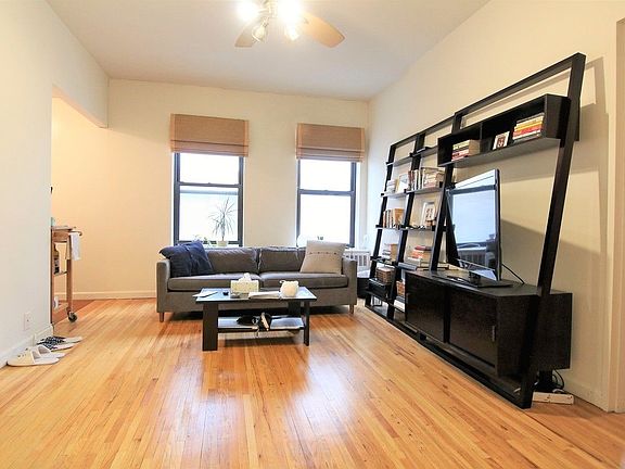 3rd image of 305 W 92nd St #A5