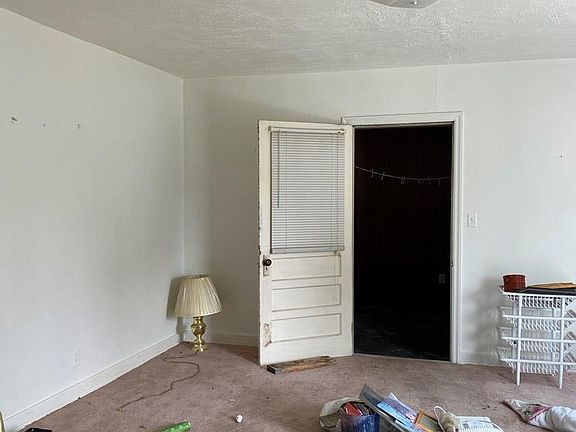 3rd image of 1400 Hillcrest Ave