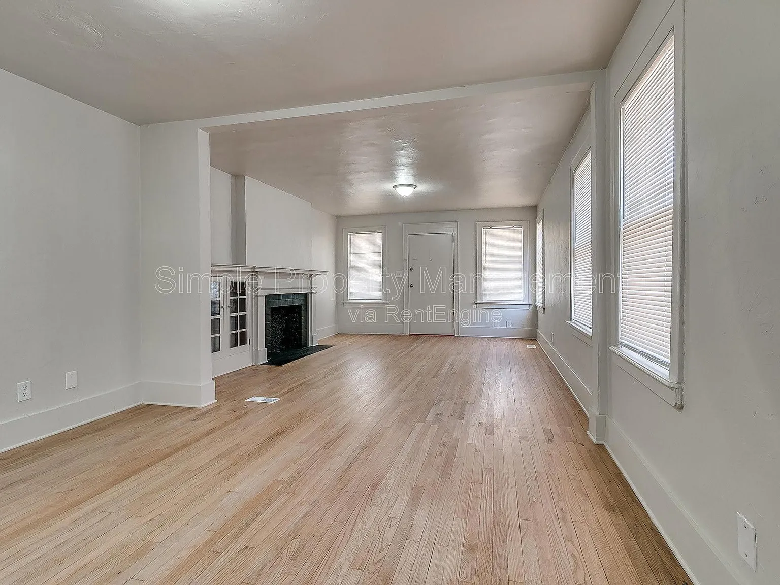 1 bed, 1.0 bath, 900 sqft, $975 — Photo 2