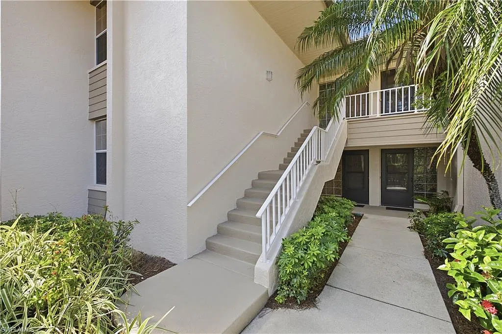 3 bed, 2.0 bath, 1640 sqft, $8,000 — Photo 2