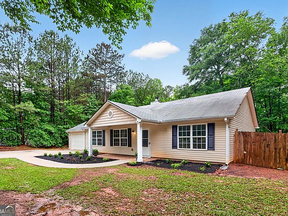2nd image of 48 Fawn Dr
