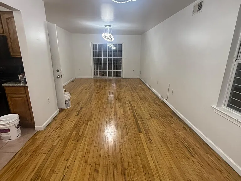 326 Livingston St #1 — Photo 2