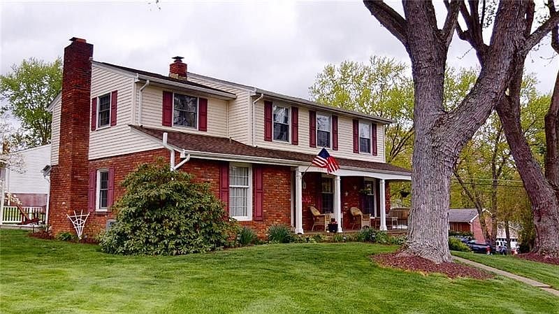 1st image of 220 Wessex Hills Dr