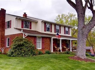 220 Wessex Hills Dr, Coraopolis, PA 15108