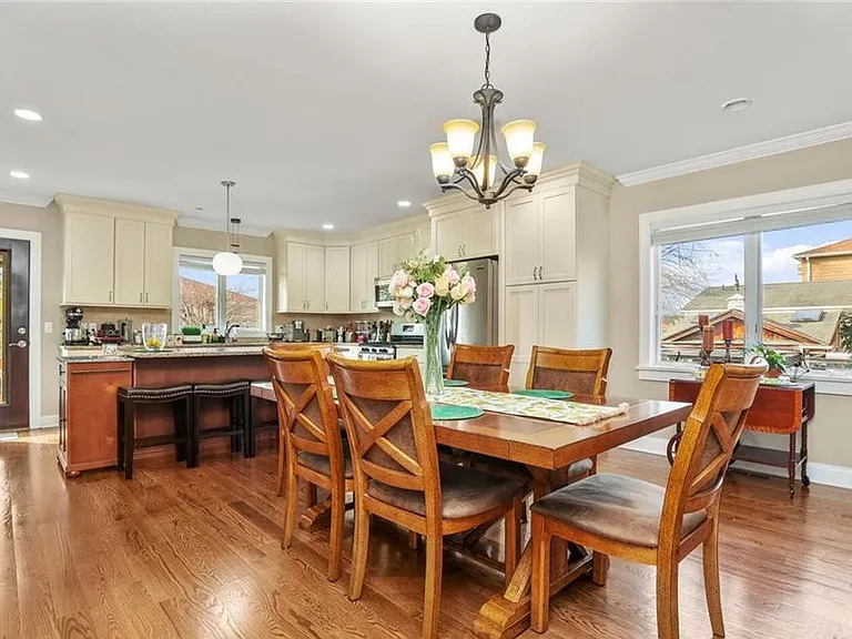 87 Gainsborg Ave — Photo 4