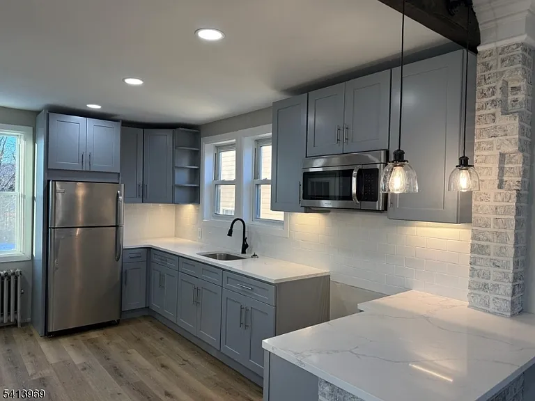 254 Montclair Ave — Photo 10