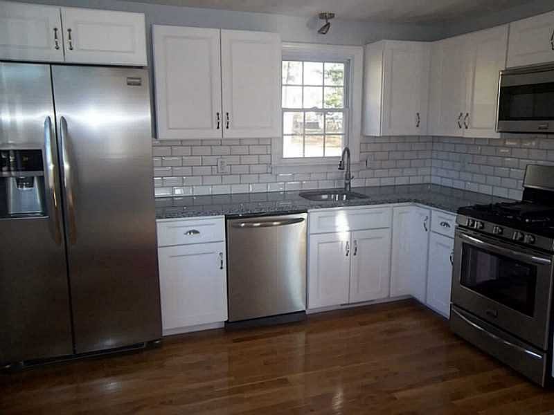 1st image of 182 Dahlia Dr