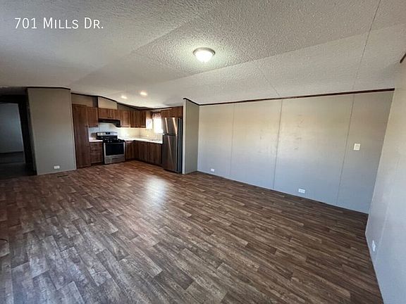 3rd image of 701 E Mills Dr