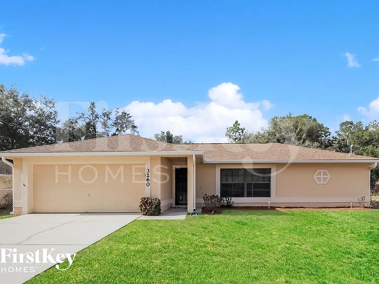 3260 Saint James Ave — Photo 1