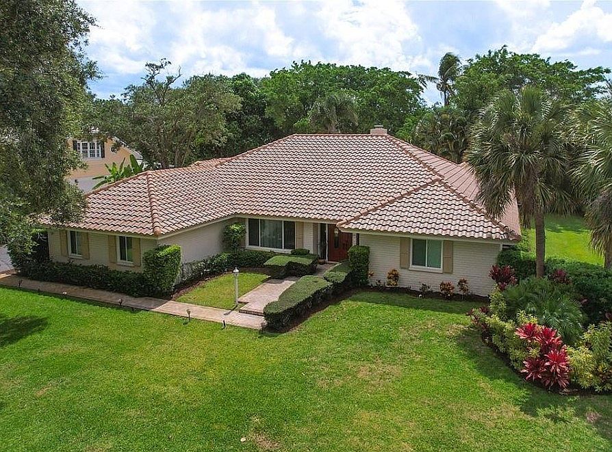 1st image of 10947 Gleneagles Rd