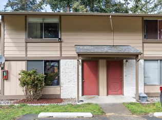 800 SW Harrier Cir APT 3, Oak Harbor, WA 98277