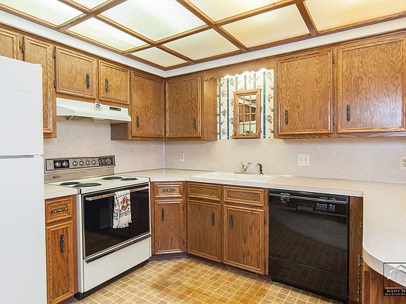 4th image of 7331 Pinegrove Dr #42