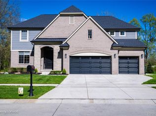 2935 Basil Dr, Rochester Hills, MI 48309