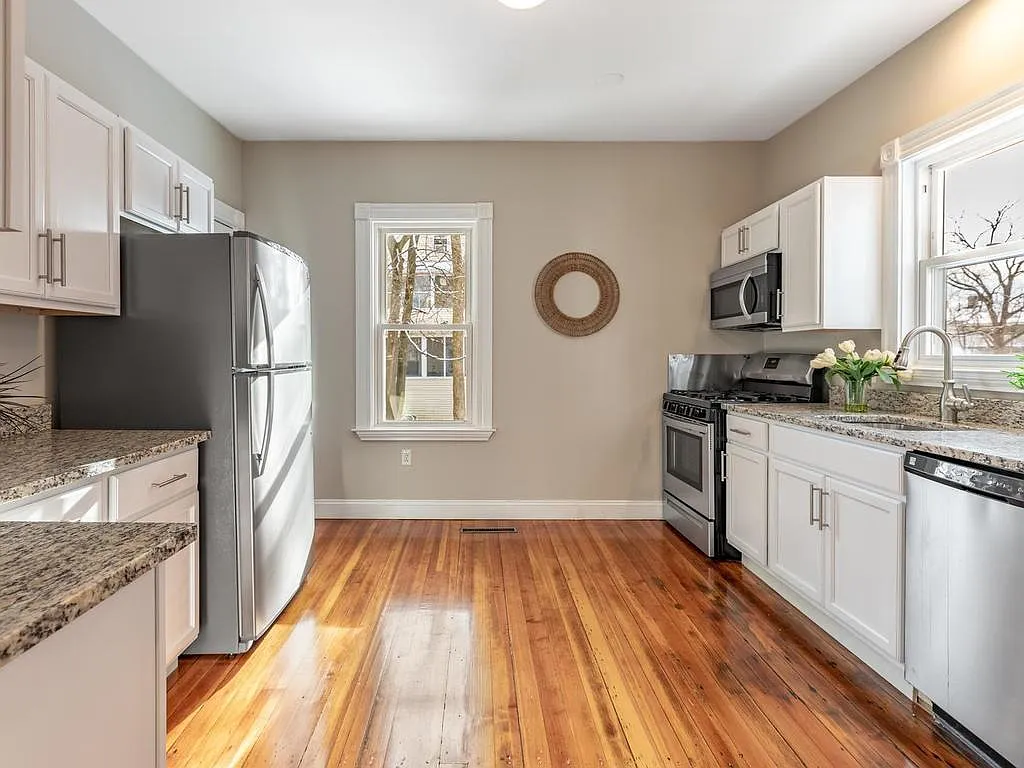 19 Usher Rd — Photo 4