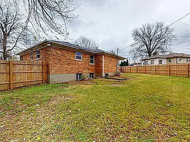 5400 Saint Gabriel Ln — Photo 3