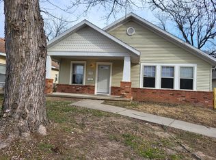 2138 N Howard Ave, Springfield, MO 65803