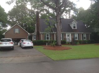 207 Tree Fern Dr, Morehead City, NC 28557