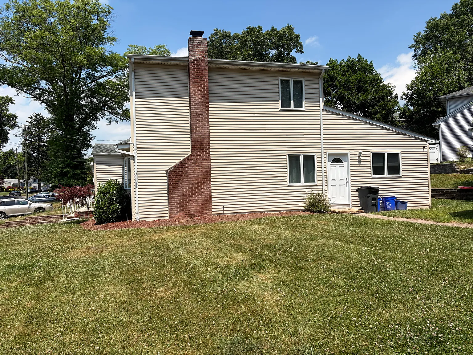 4 bed, 3.5 bath, 2664 sqft, $5,850 — Photo 4