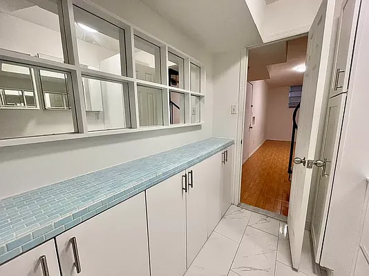 Rented by J PRESTON AND ASSOCIATES INC | media 21