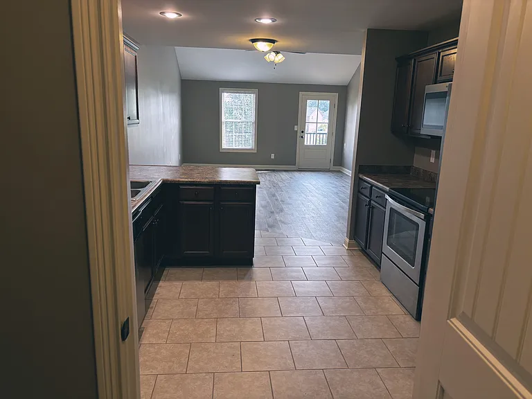6051 Lauren Ln — Photo 4